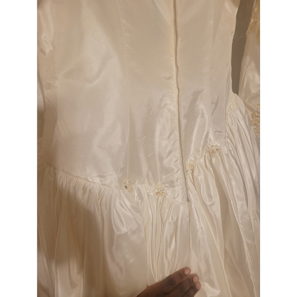 Vintage Princess Cut Wedding Dress - Picture 9 of 13
